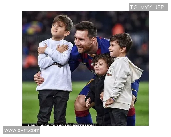 足球明星怀抱孩子接受媒体采访展现温暖父爱与职业生涯的完美结合