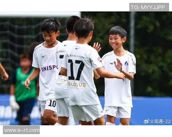 与足球明星同框的美好瞬间记录与分享的快乐时光 与足球明星同框的美好瞬间记录与分享的快乐时光